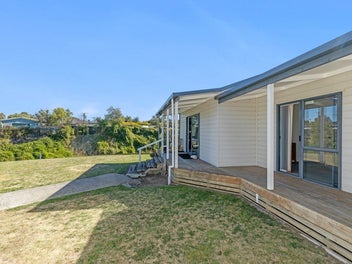 * UNDER OFFER * More Than Meets the Eye – Home &