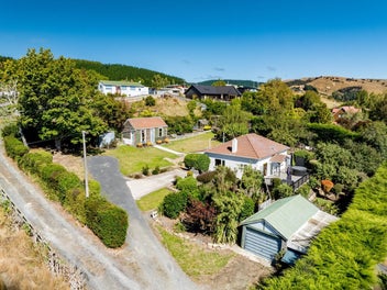 Act fast - your Lake Waihola retreat won't wait!