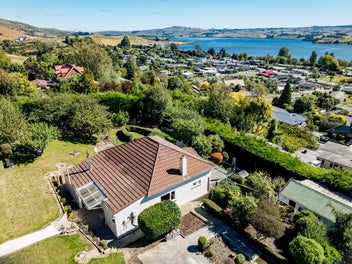 Act fast - your Lake Waihola retreat won't wait!