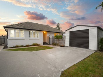 Fantastic First Home or Investment - Next to Park!