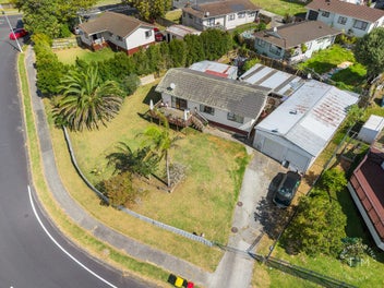 Do Me Up House & A Huge Garage