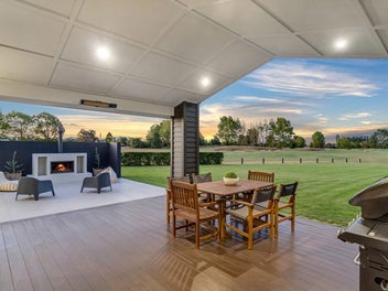Stunning house with equally stunning views!
