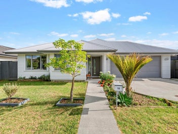 Freehold Family Living in Twin Parks Rise