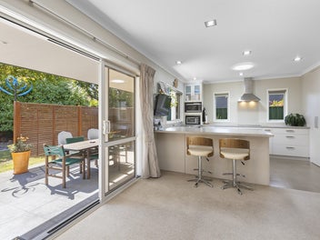 PRIVATE & PEACEFUL - EFFORTLESS MODERN LIVING