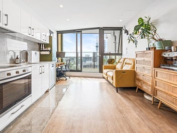 Affordable Near-New City Apartment
