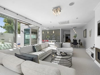 CONTEMPORARY, CENTRAL CITY, XXL GARAGING