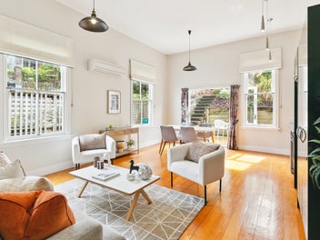 CHARMING VILLA IN EXCELLENT LOCATION
