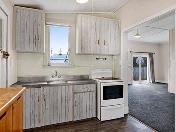 CHARMING 1920'S COTTAGE WITH ENDLESS POTENTIAL