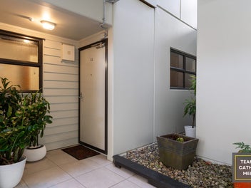 Best Buy Apartment in Flat Bush Must SELL!