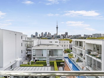 City retreat with common courtyard and pool