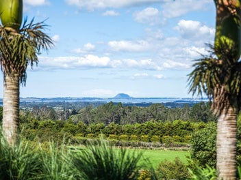 Weatherboard Home, Huge Shed, Breathtaking Views