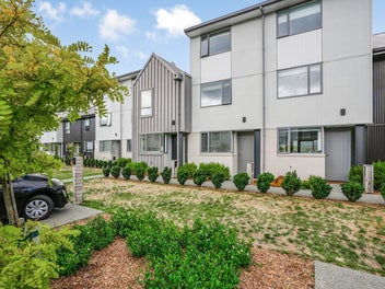 Modern Townhouse in the Heart of Petone