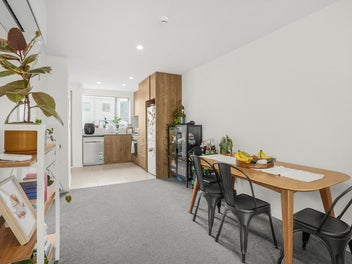 Price Reduced - Modern Townhouse in Petone