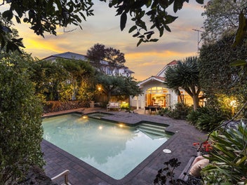 Timeless charm, renovation ready