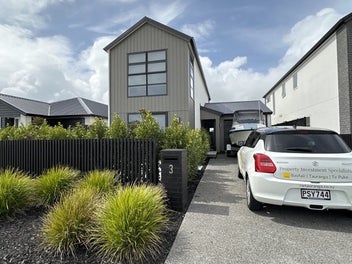 Image 1 of 32