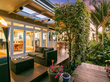Tropical Oasis in Mt Eden - Space Abounds