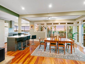 Tropical Oasis in Mt Eden - Space Abounds