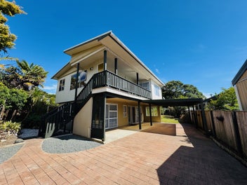 PERFECT POSITION IN PUKENUI