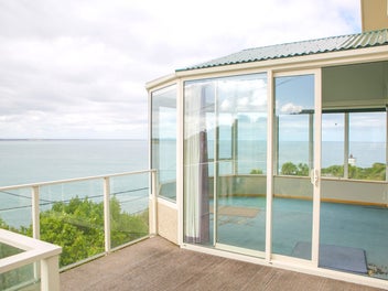 Best views in Bluff!