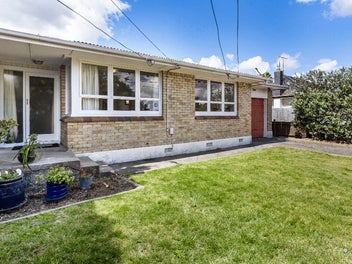 Freehold Home with Two-Bedroom Sleepout