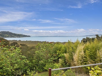 PRICE REDUCED!! THIS IS A MUST SEE!!