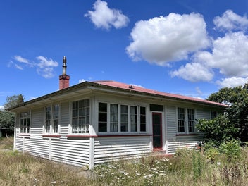 110sqm 3 Bed 1 Bath Relocatable House "The Main"
