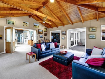 Ooh La La… 'Bells & Whistles'... plus views!