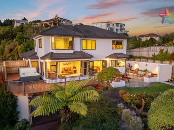 PRIVATE FAMILY RETREAT WITH BREATHTAKING VIEWS