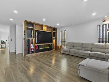 Exceptional Family Living in Prime Location