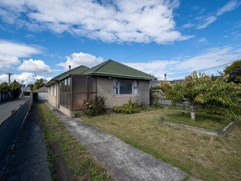 'As is Where is'! - 1070m2 (approx)