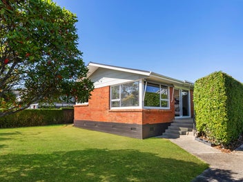 Milford Magic: Fully Renovated 2-Bedroom Beauty!