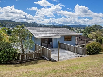 Stylish, Spacious & Soaked in Sunshine
