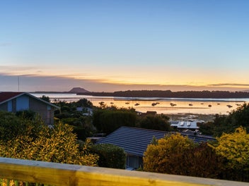 Harbour Views, Rumpus Room & Office