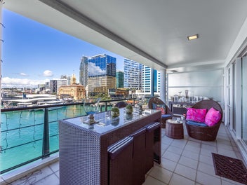 Luxury Waterfront - Priced to Sell