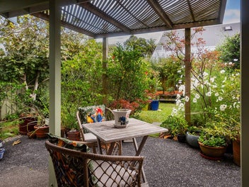 Tranquil Townhouse in a Prime Mt Albert Location