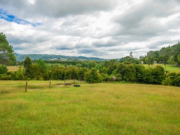 No more horsing around – 10.96ha of opportunity!