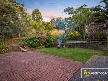 Titirangi Character Home on 1 Acre