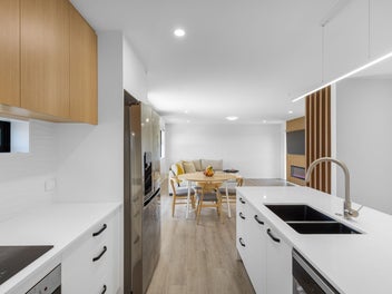 Vendors moving on - instructed to sell