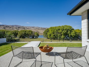 Lakeside Living