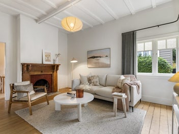 CHARMING CHARACTER: UPPER SLOPES OF ONE TREE HILL