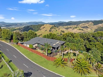 ON TOP AT TARAPATIKI DRIVE