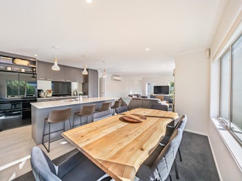 Sun-Soaked & Stylish – Move-In Ready!