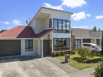 Stylish Family Living in Takanini!