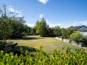 Renovated Gem in Exclusive Neighbourhood