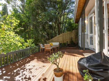 Exquisite Style - Idyllic Setting