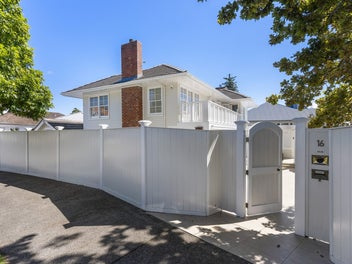 Arney Road Prestige - Cherished & Convenient