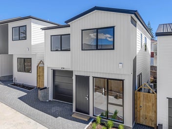 Brand New Spacious Dream Home in Handy Location