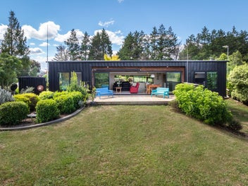 Modern Entry-Level Lifestyle or Downsizer's Dream!