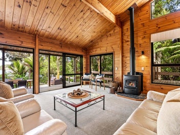 Exclusive waterfront sanctuary - Matakana Coast