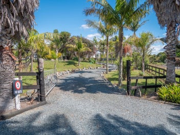 Relaxed and semi-rural 5 minutes from Mangonui